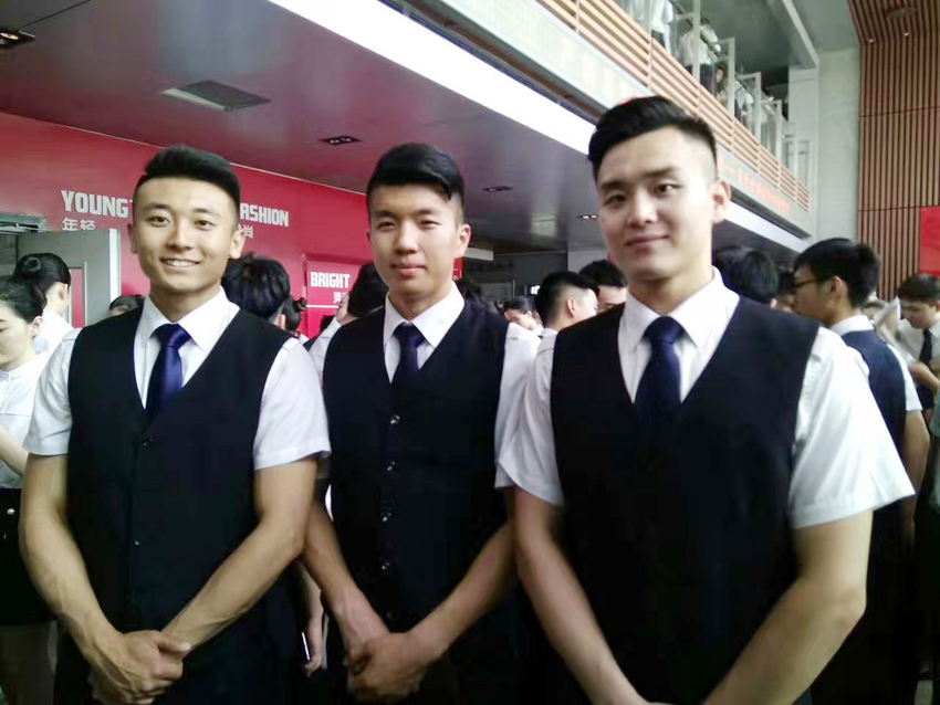 航空铁道学院18名学生参加首航面试