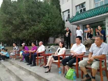 市委组织部副部长张迁莅临学院指导旅发大会开幕式排演