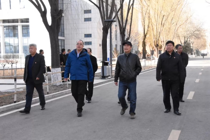 张家口市委常委、副市长吴向阳到我院视察调研
