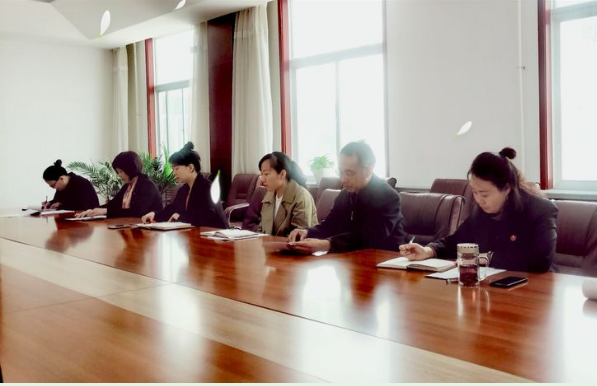 航空铁道学院全体教师喜迎学院教学督导委员会专家