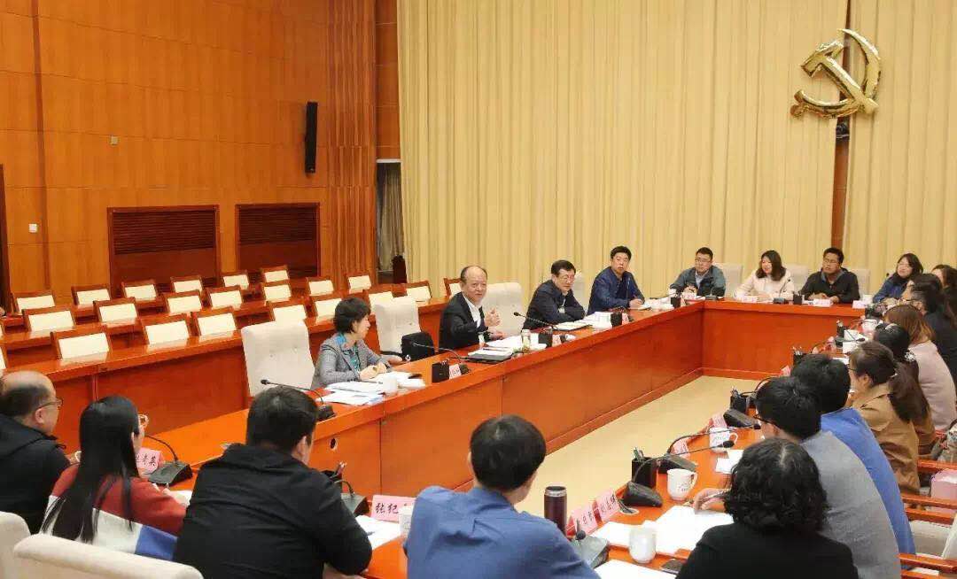 我院教师代表参加张家口市硕博人才座谈会